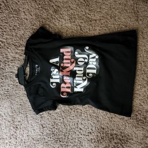 Lg, never worn, black tee